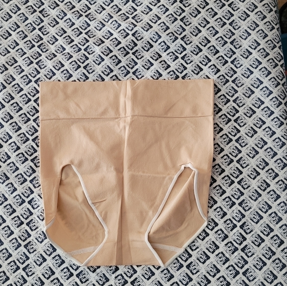 Hbi seamless Sample NWOT 2xl